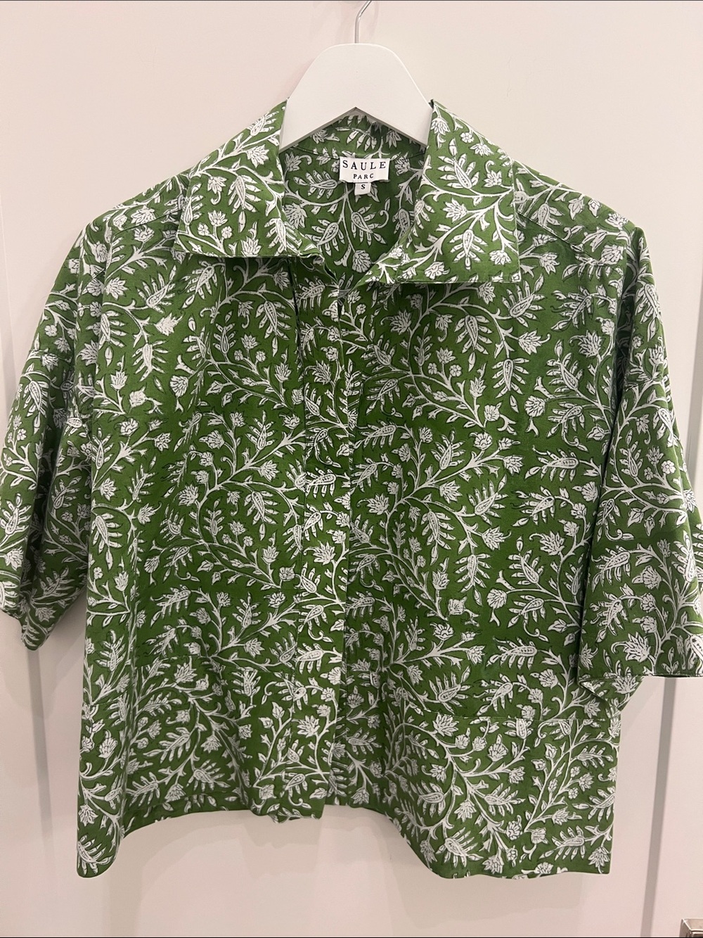 Saule Parc Green Floral Short-Sleeve Button-Up Blouse